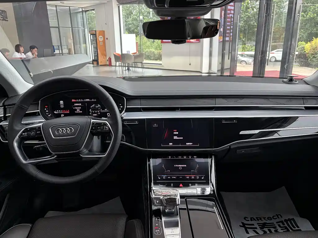 Audi A8 — фото 11