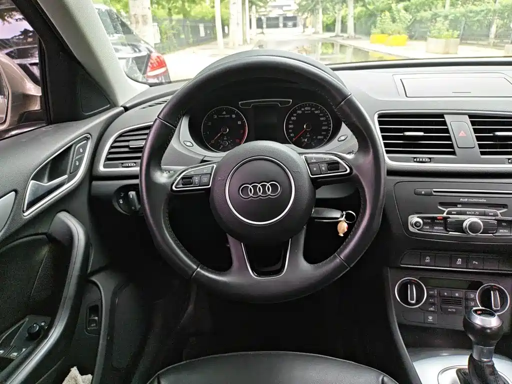 Audi Q3 — фото 3
