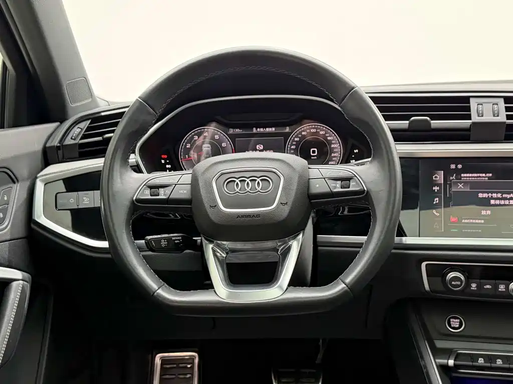 Audi Q3 — фото 14
