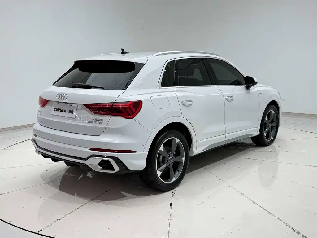 Audi Q3 — фото 26