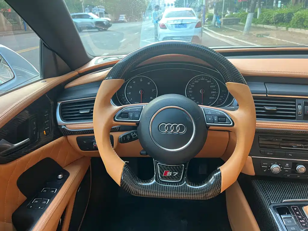 Audi A7 — фото 29