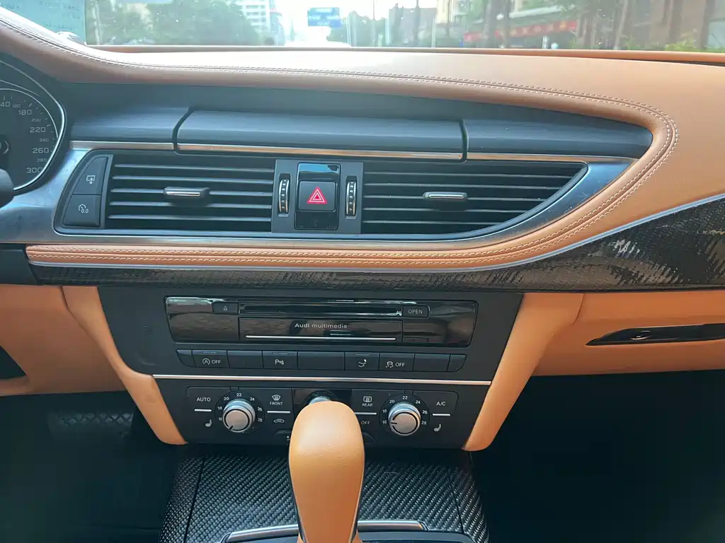 Audi A7 — фото 30