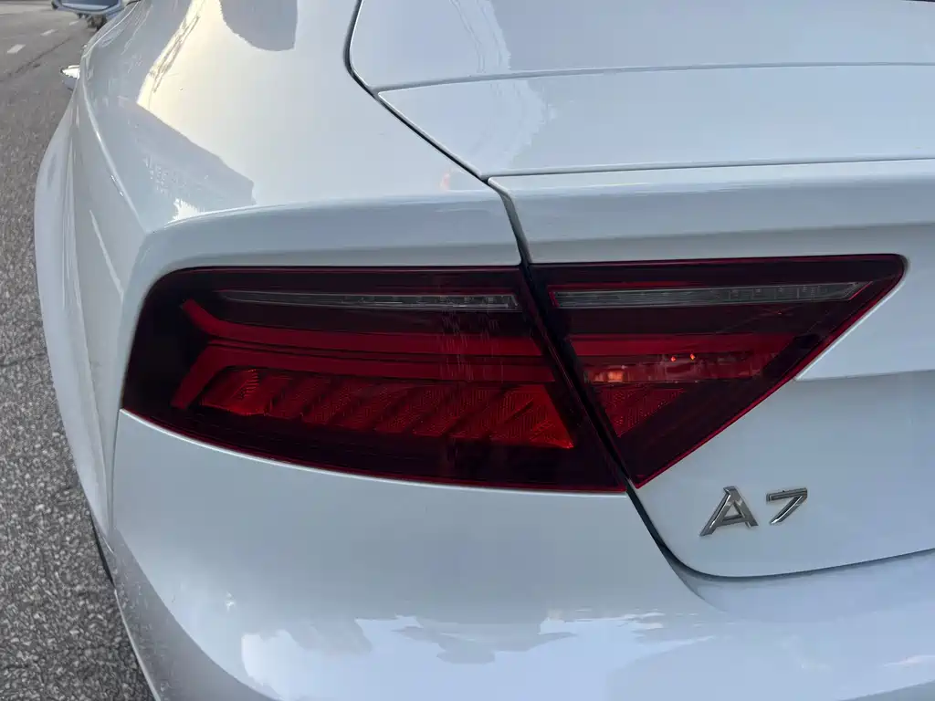 Audi A7 — фото 7