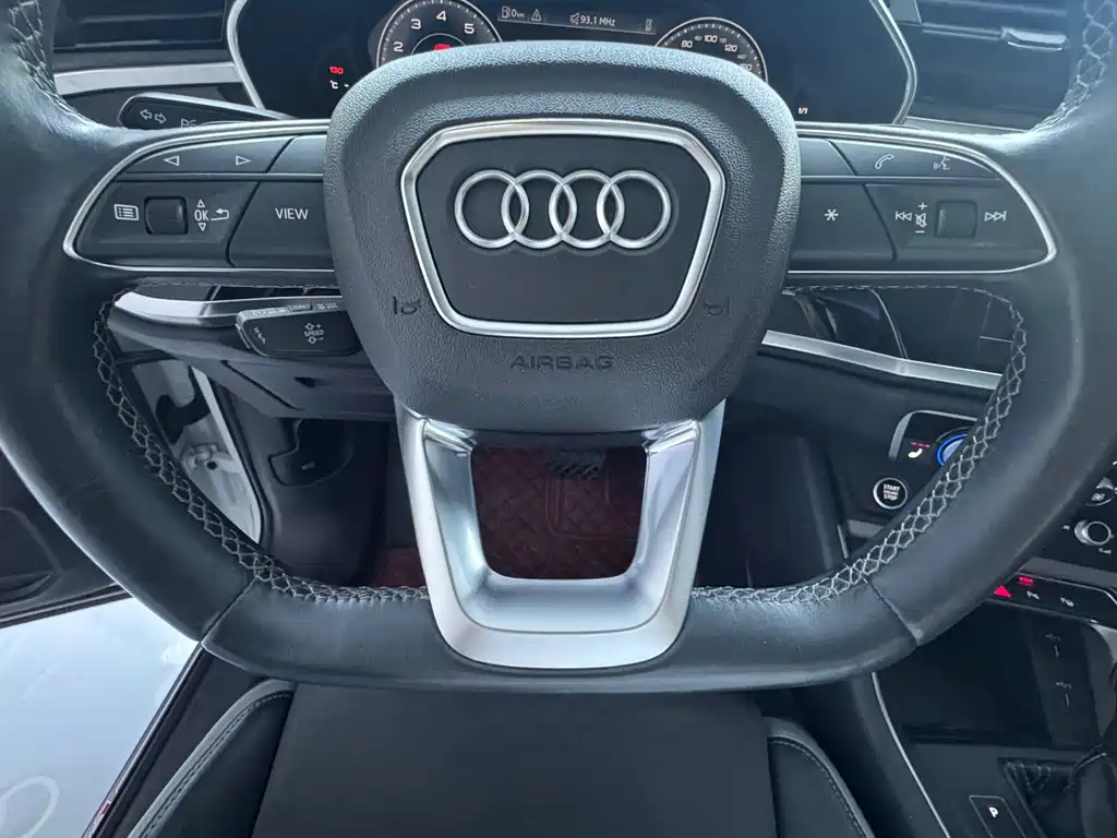 Audi Q3 — фото 23