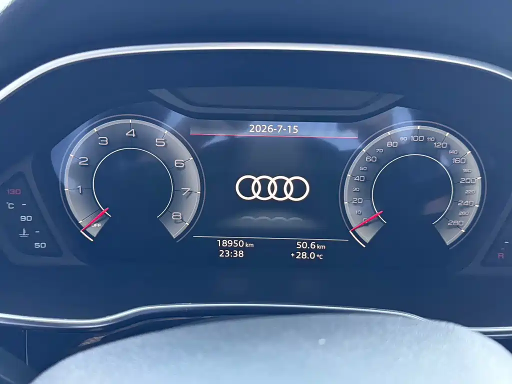 Audi Q3 — фото 26