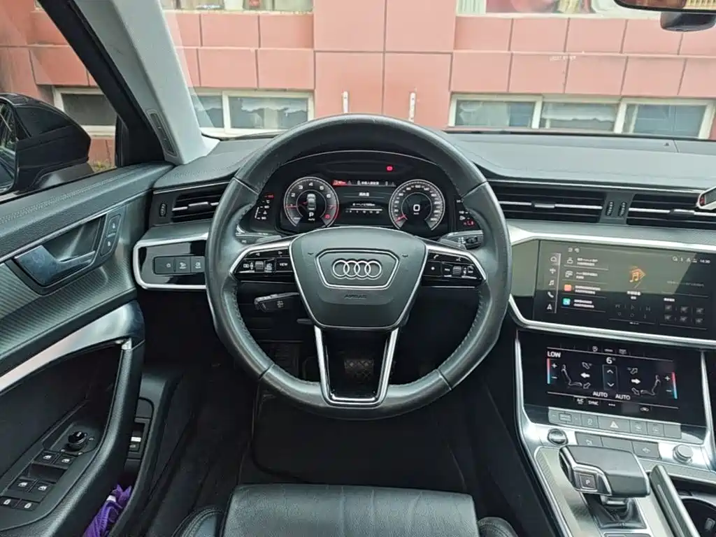 Audi A6L — фото 11