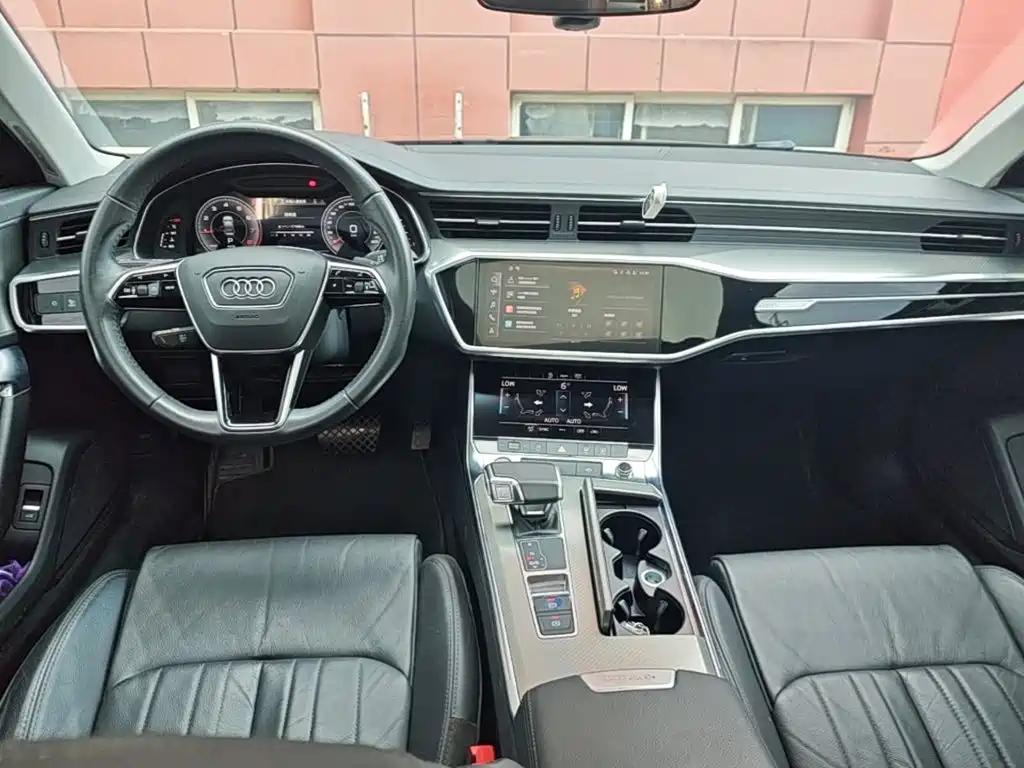 Audi A6L — фото 10