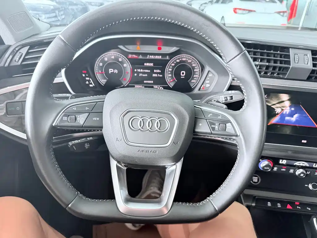 Audi Q3 — фото 6