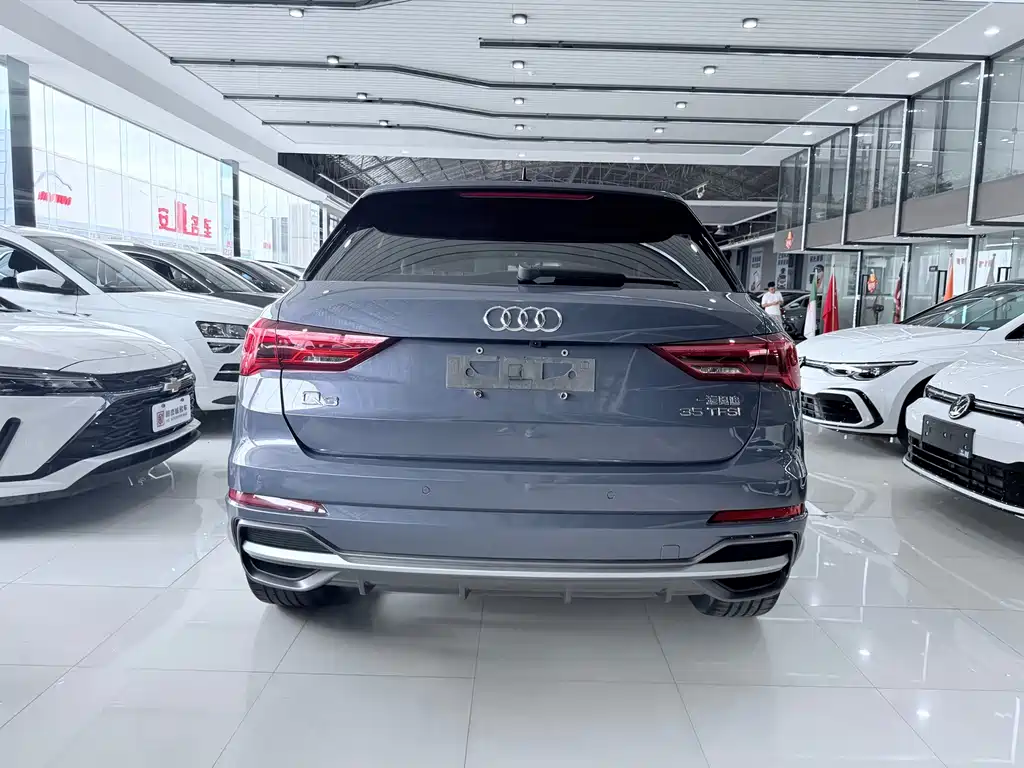 Audi Q3 — фото 9