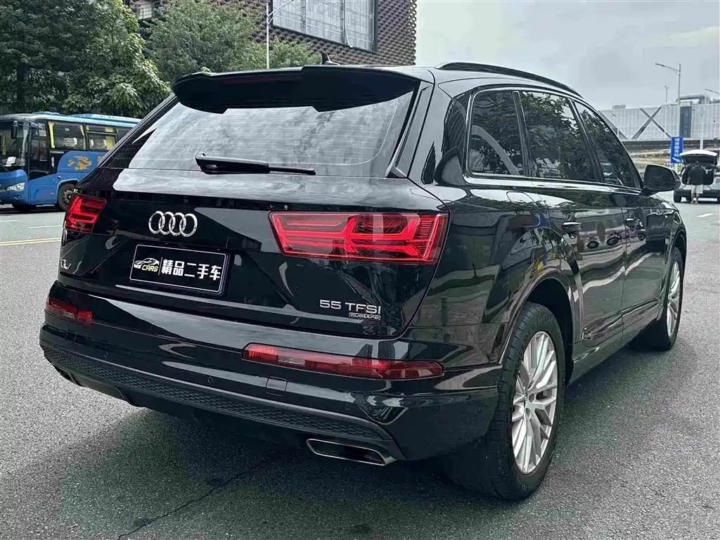 Audi Q7 — фото 7
