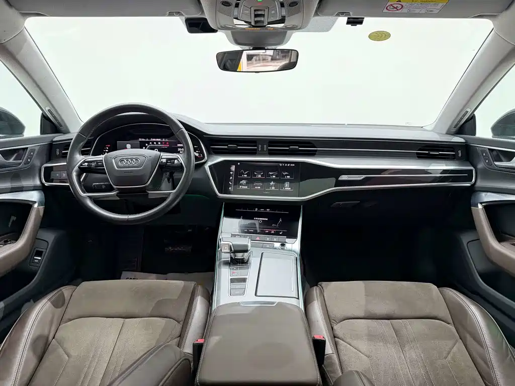 Audi A7L — фото 13