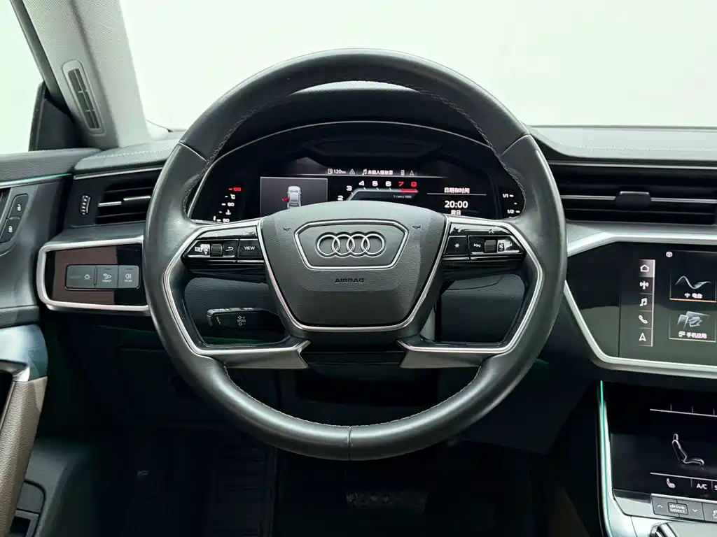 Audi A7L — фото 14