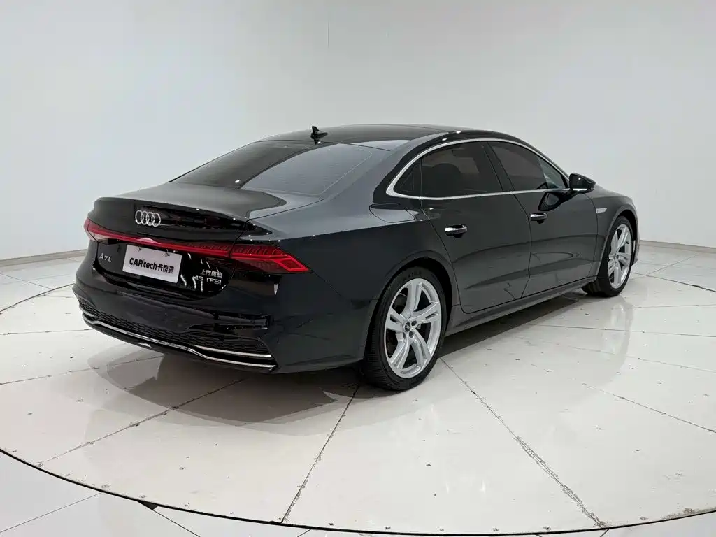 Audi A7L — фото 28
