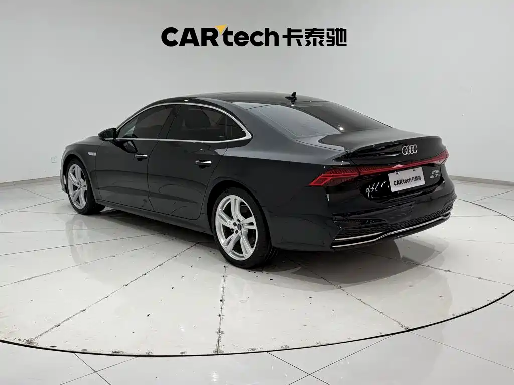 Audi A7L — фото 7