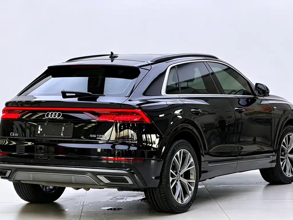Audi Q8 — фото 3