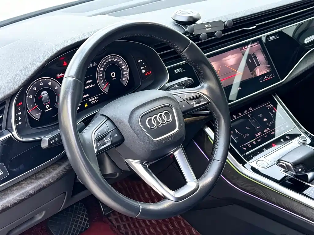 Audi Q8 — фото 7