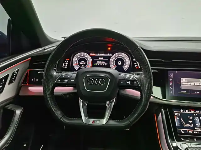 Audi Q8 — фото 9