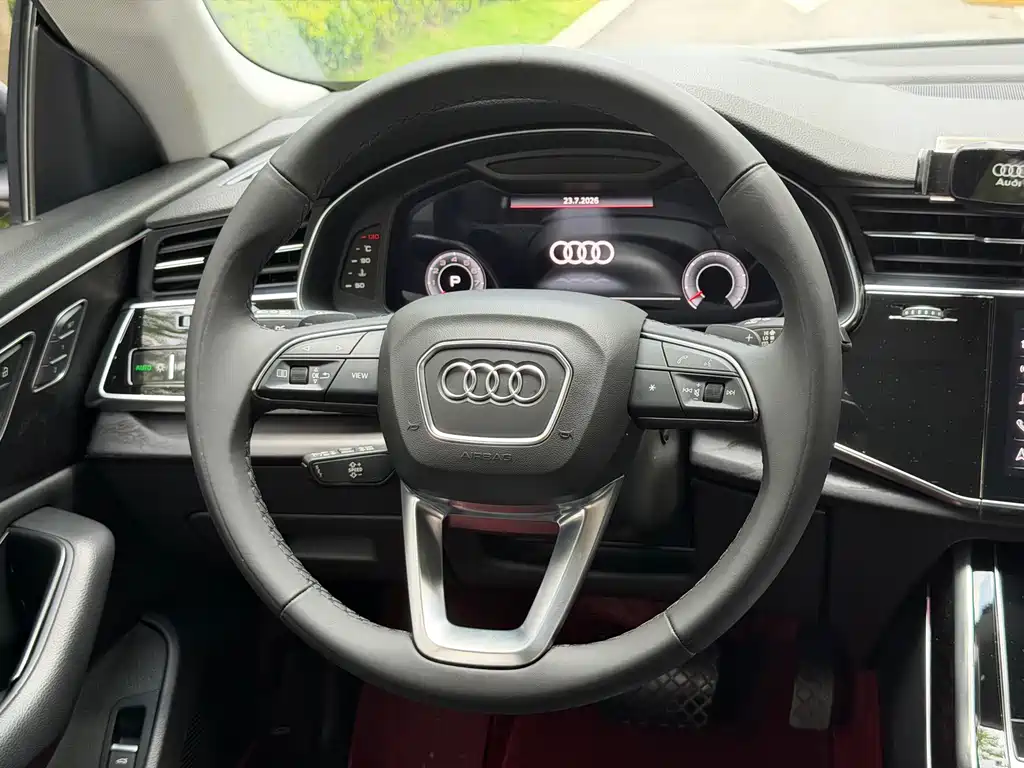 Audi Q8 — фото 11