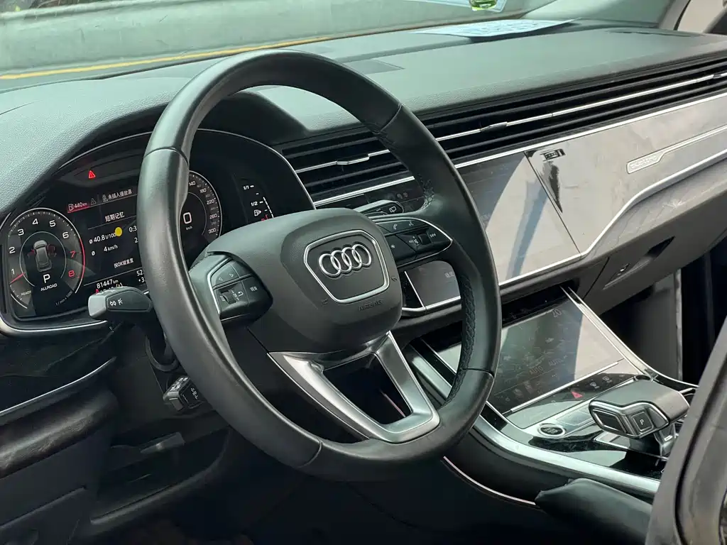 Audi Q8 — фото 13