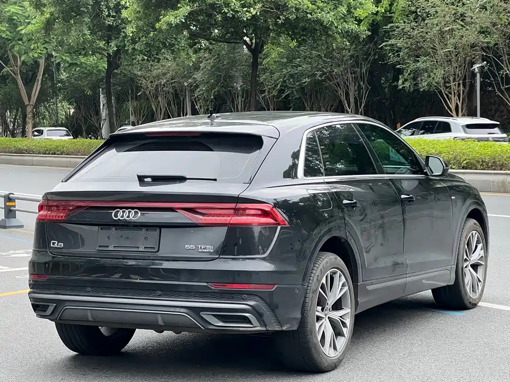 Audi Q8 — фото 4