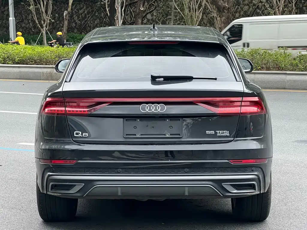 Audi Q8 — фото 5