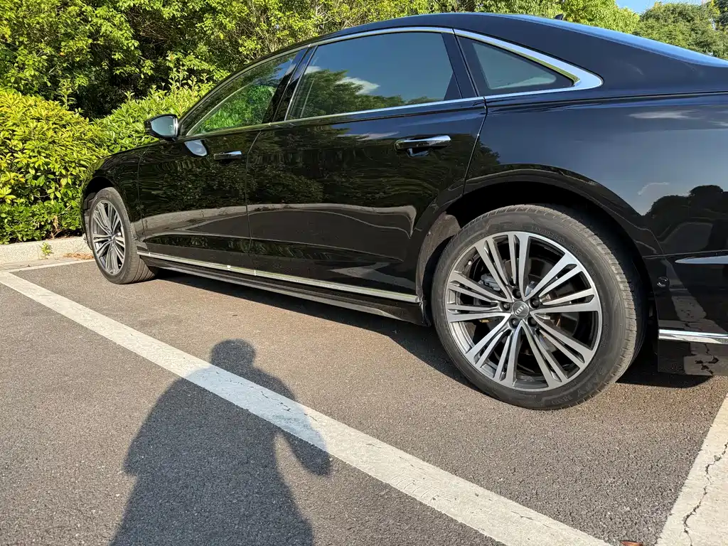 Audi A8 — фото 6