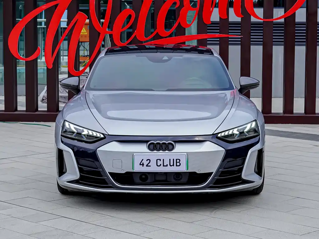 Audi e-tron GT — фото 2