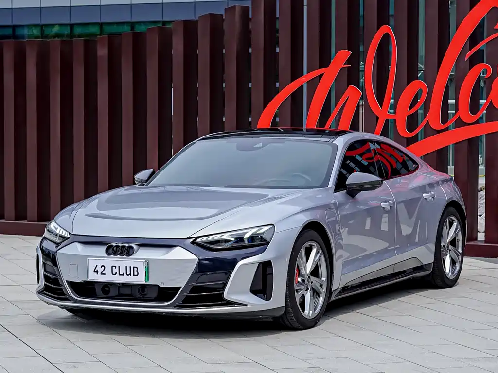 Audi e-tron GT — фото 3