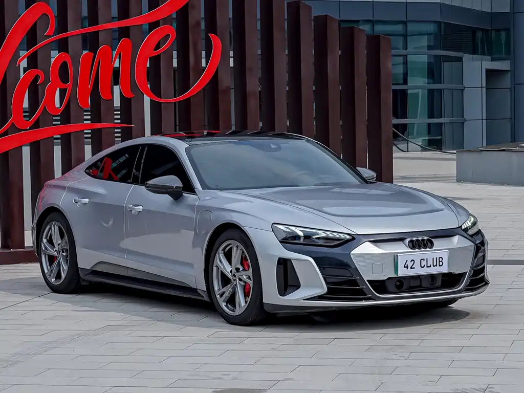 Audi e-tron GT — фото 4