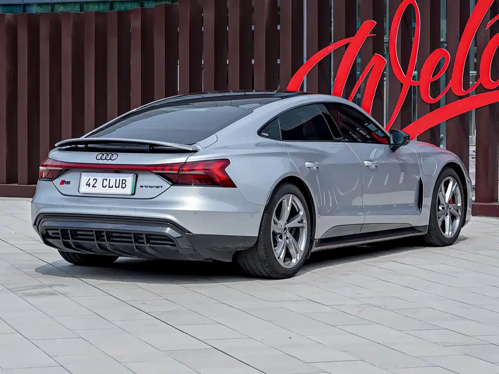 Audi e-tron GT — фото 8