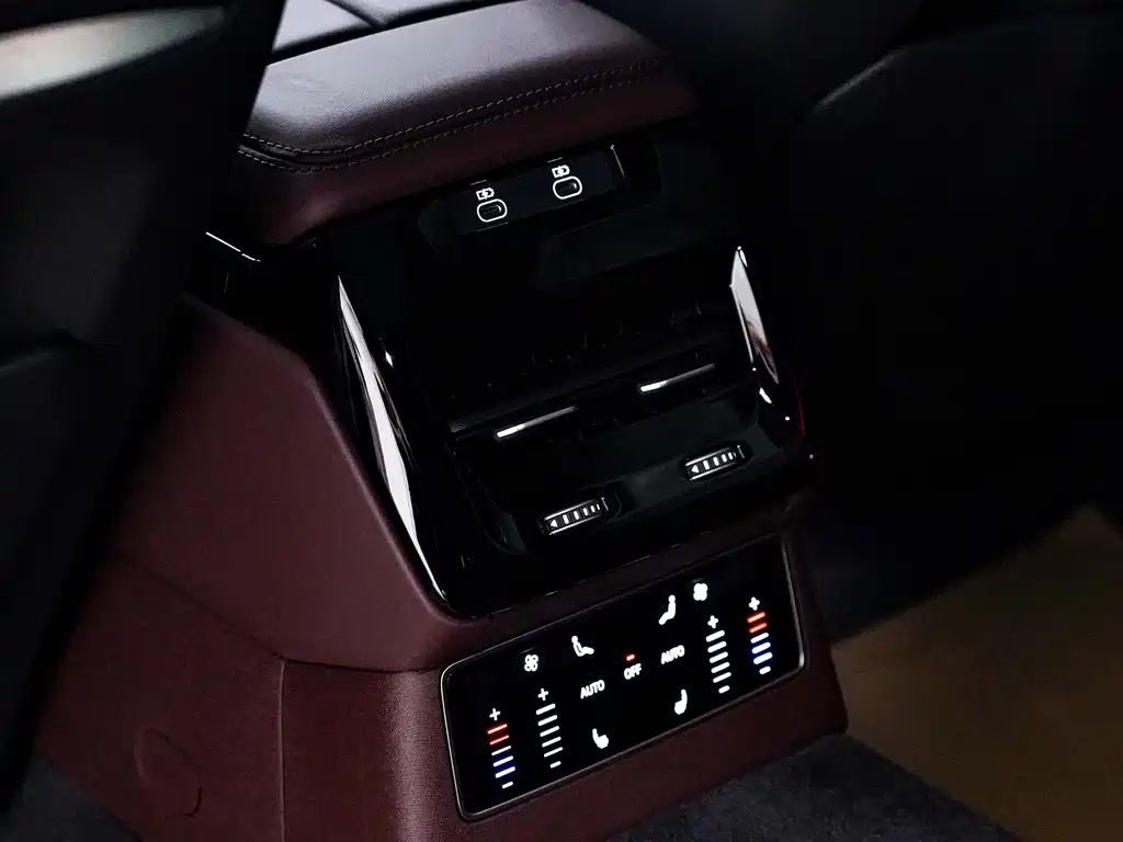 Audi A6L — фото 30