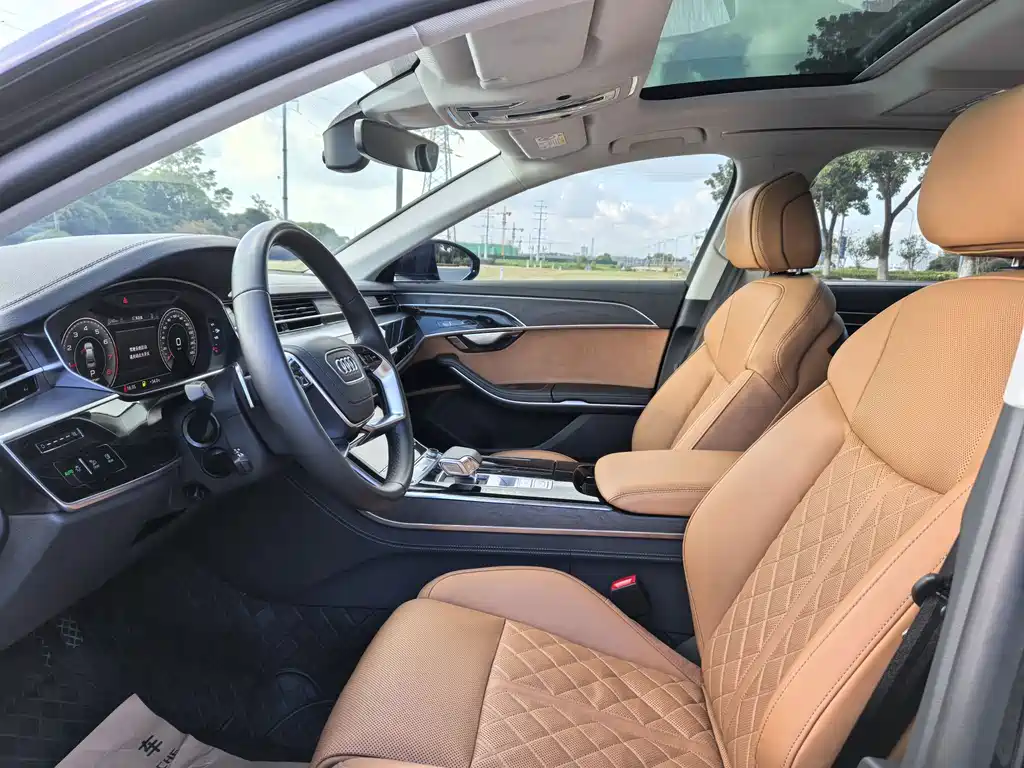 Audi A8 — фото 6