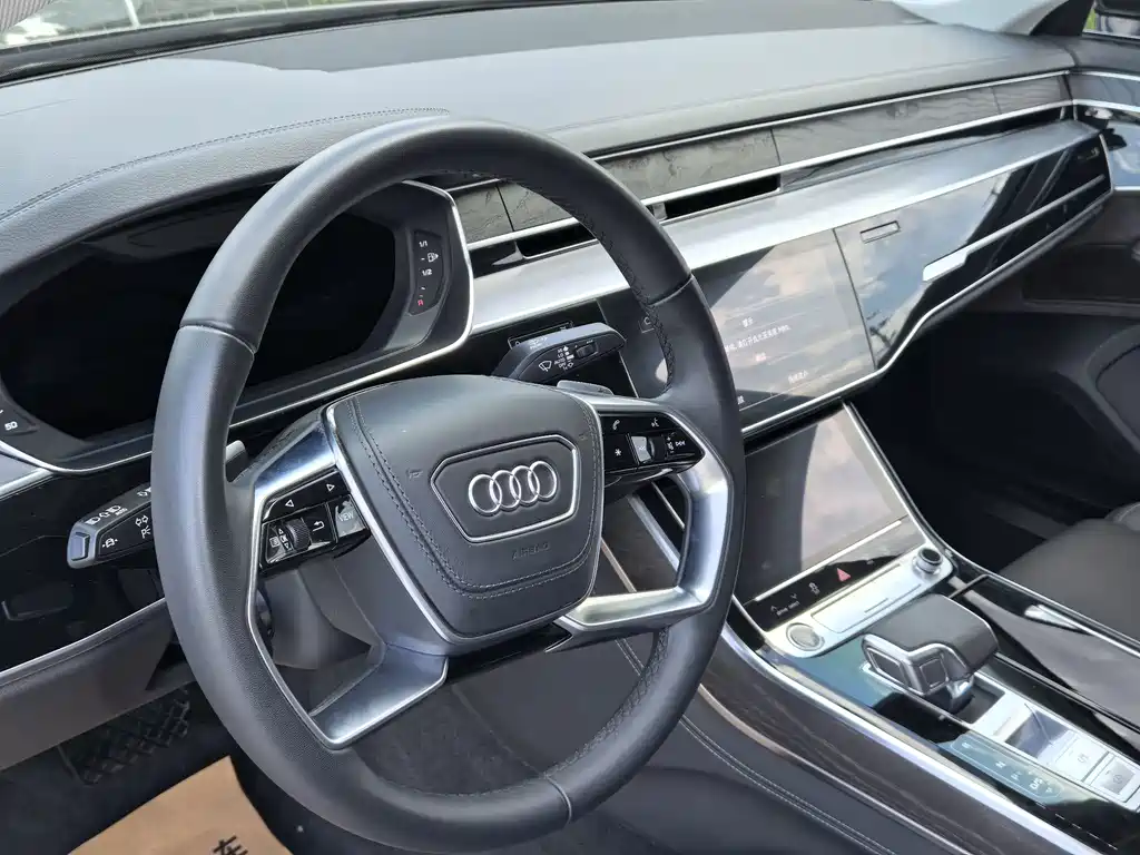 Audi A8 — фото 11