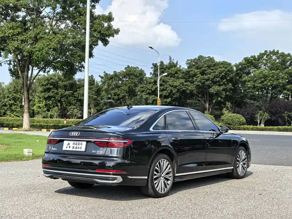 Audi A8 — фото 9