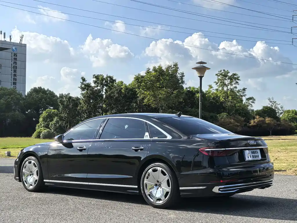 Audi A8 — фото 20