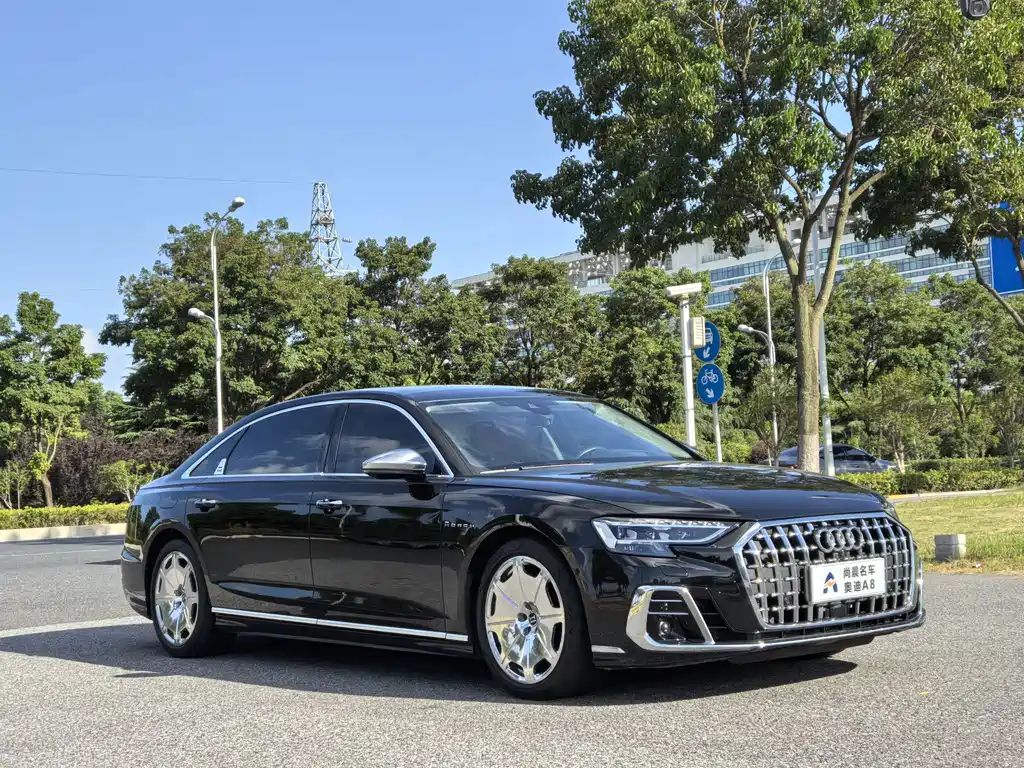 Audi A8 — фото 3