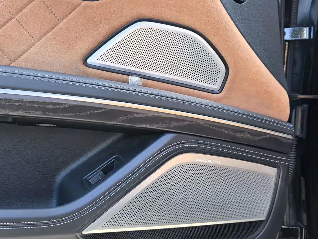 Audi A8 — фото 9