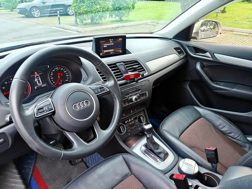 Audi Q3 — фото 13