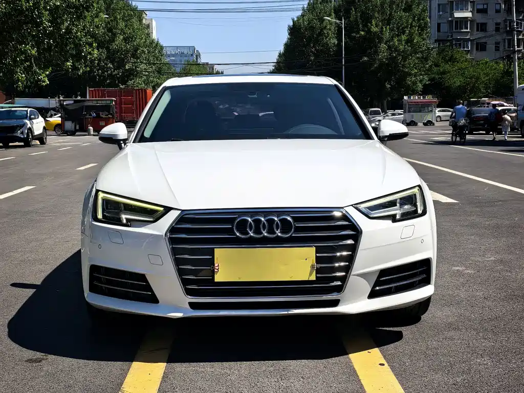 Audi A4L — фото 2