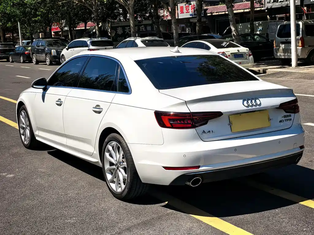 Audi A4L — фото 10