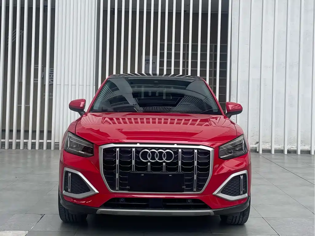 Audi Q2L — фото 2