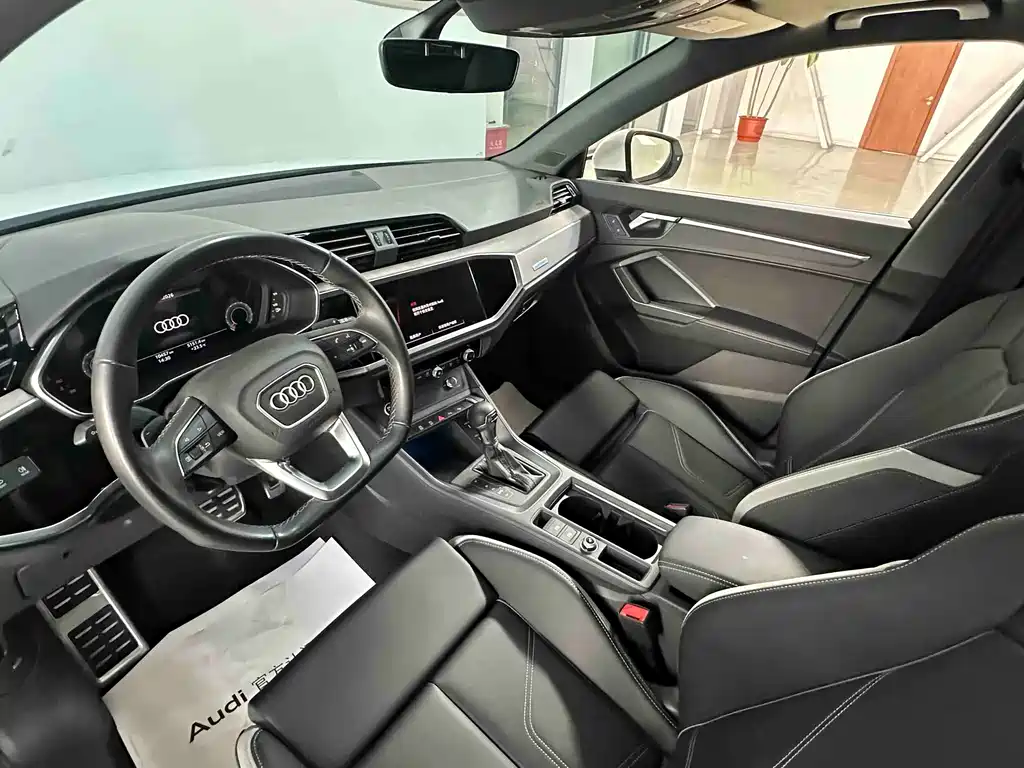 Audi Q3 — фото 6