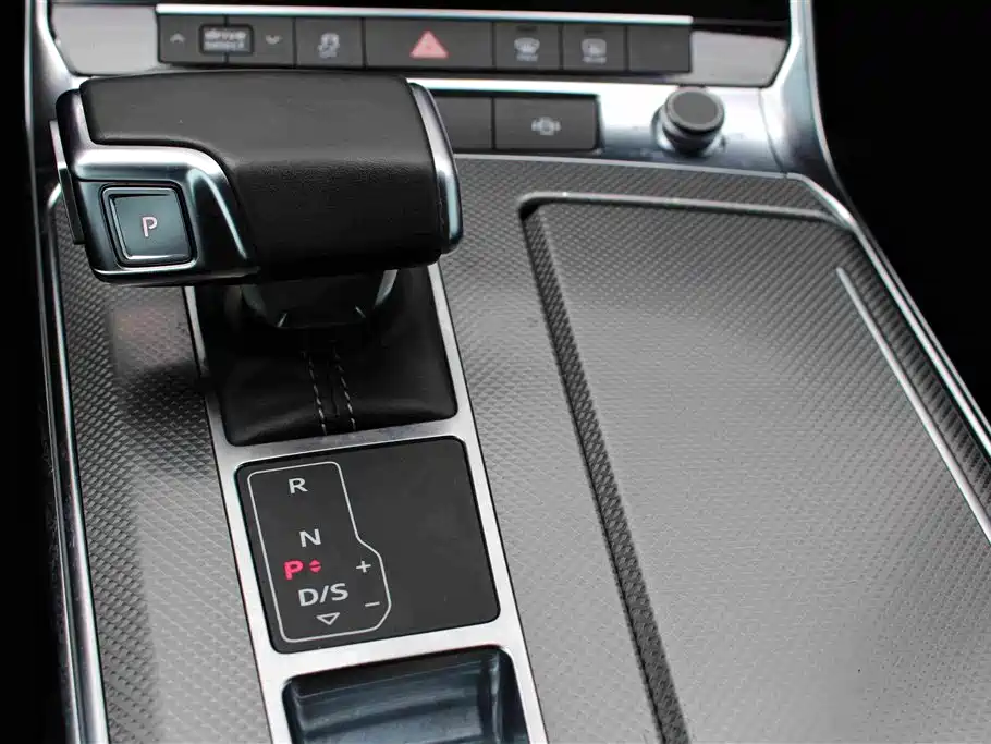 Audi A6L New Energy — фото 10