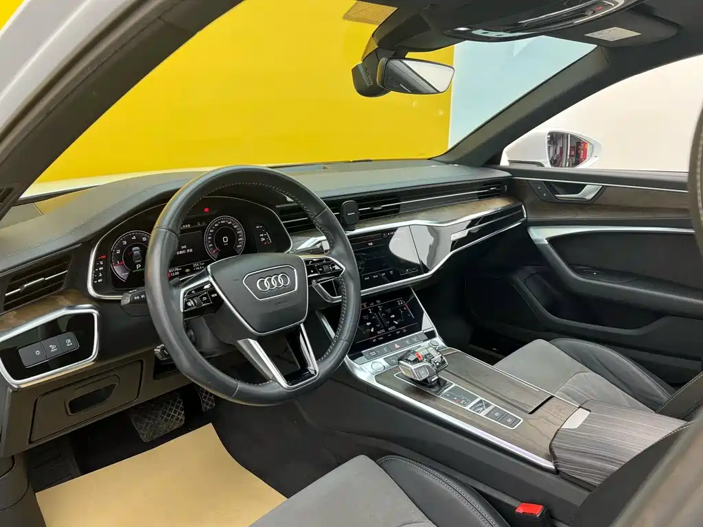 Audi A6L — фото 29