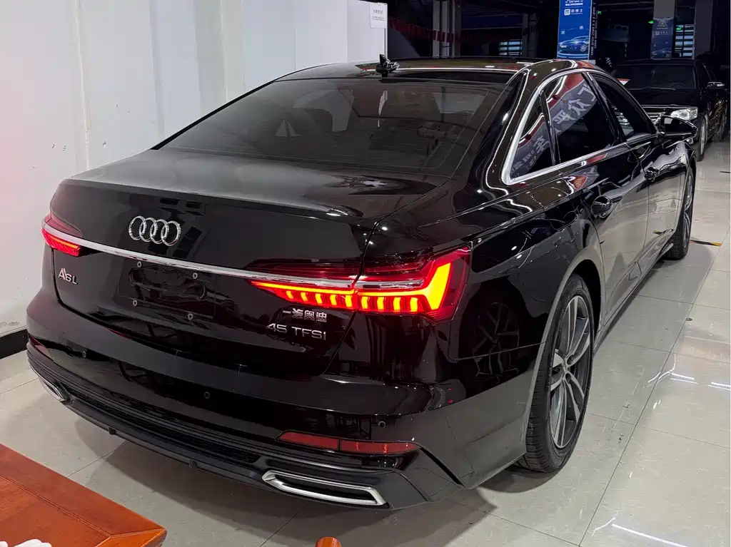 Audi A6L — фото 9