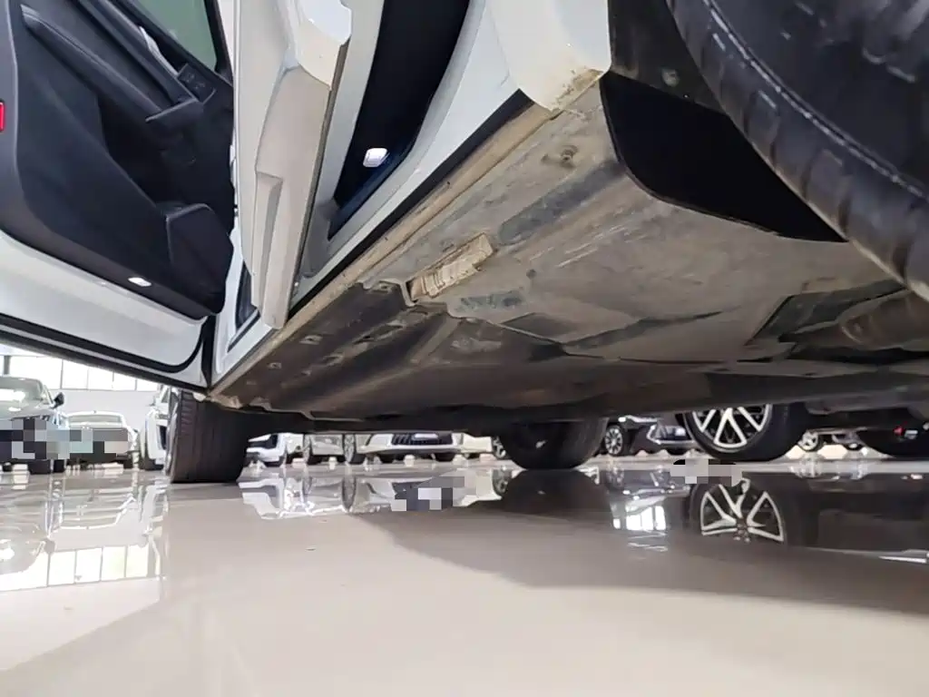 Audi Q5L Sportback — фото 22