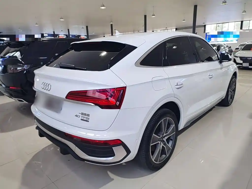 Audi Q5L Sportback — фото 7