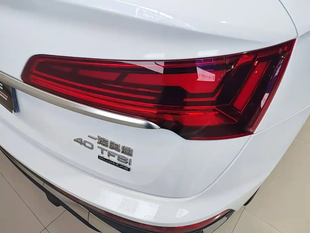 Audi Q5L Sportback — фото 8