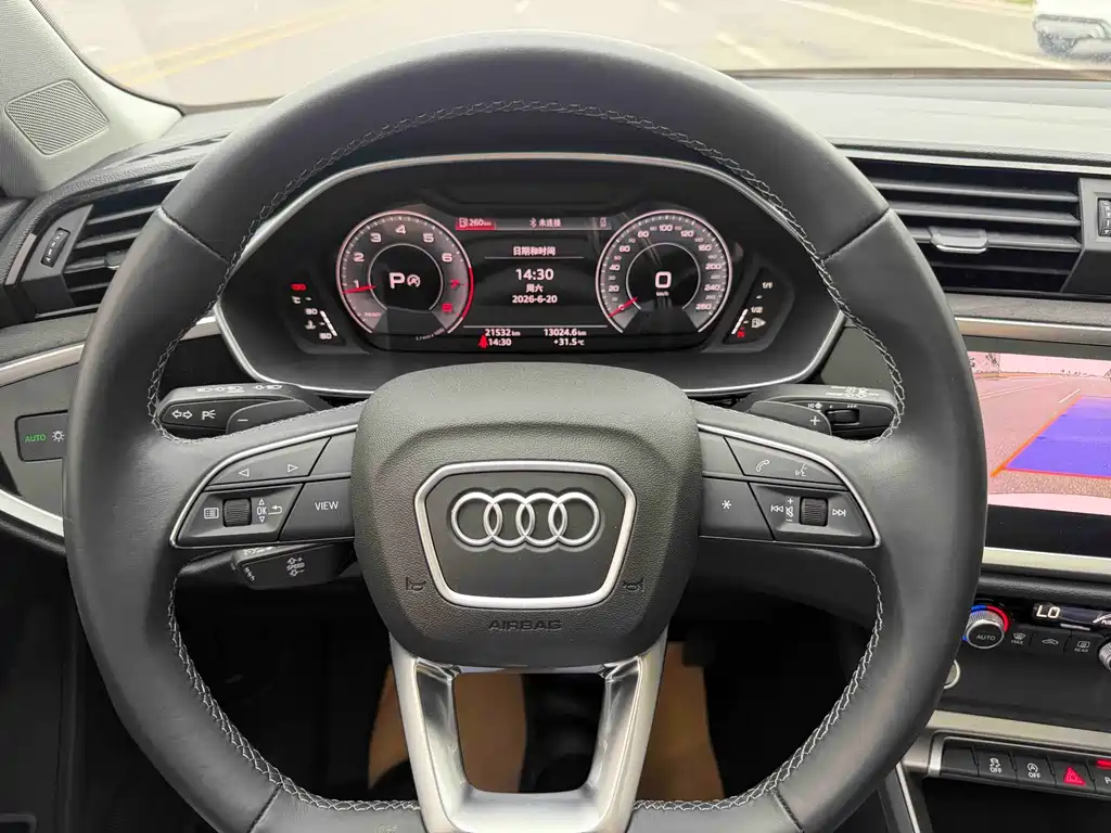Audi Q3 — фото 11