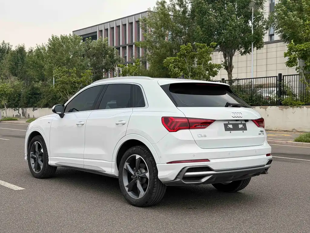 Audi Q3 — фото 4